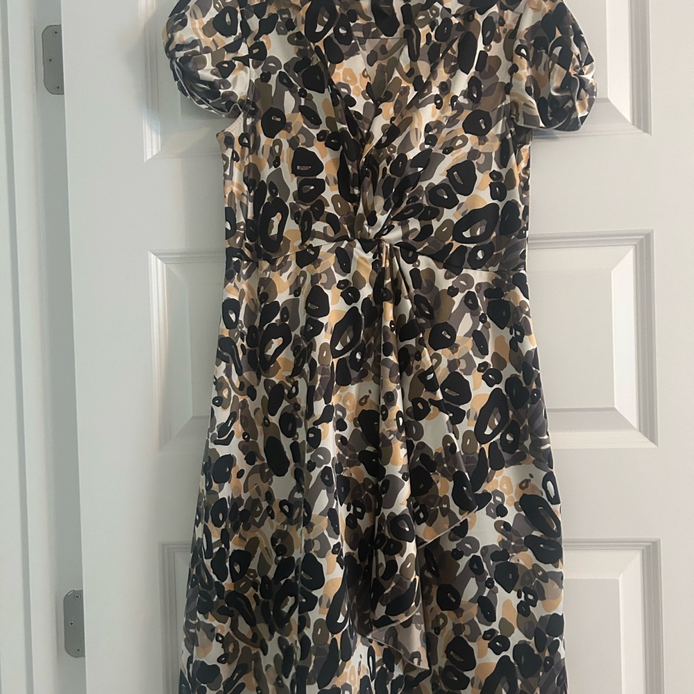 Chadwicks Black and Tan V-Neck Puff Sleeve Midi Dress